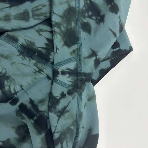 Lululemon Wunder Under High-Rise Tight in the Shibori Mystic Green Evergreen 4 - Picture 4 of 5